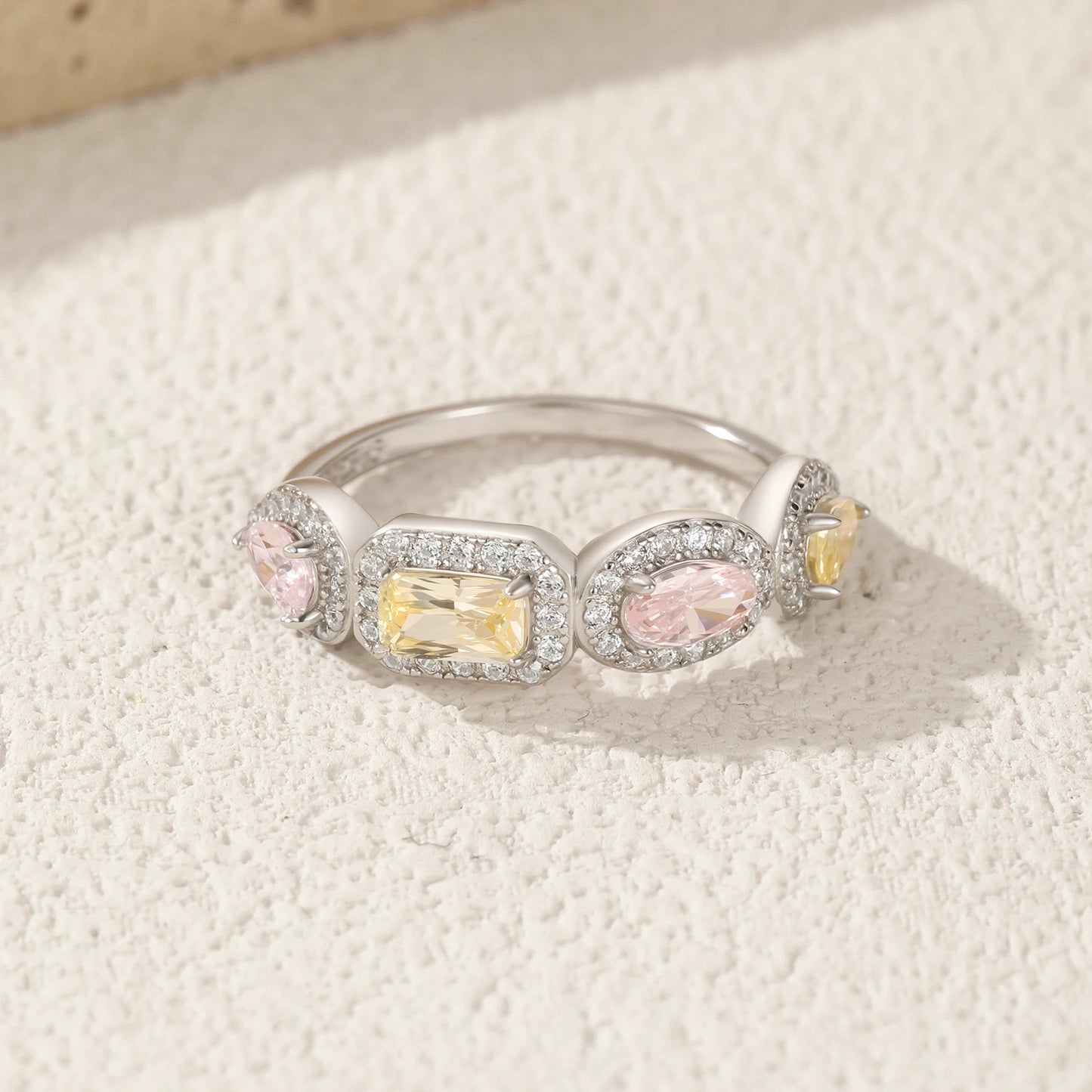 Rayluie Ring