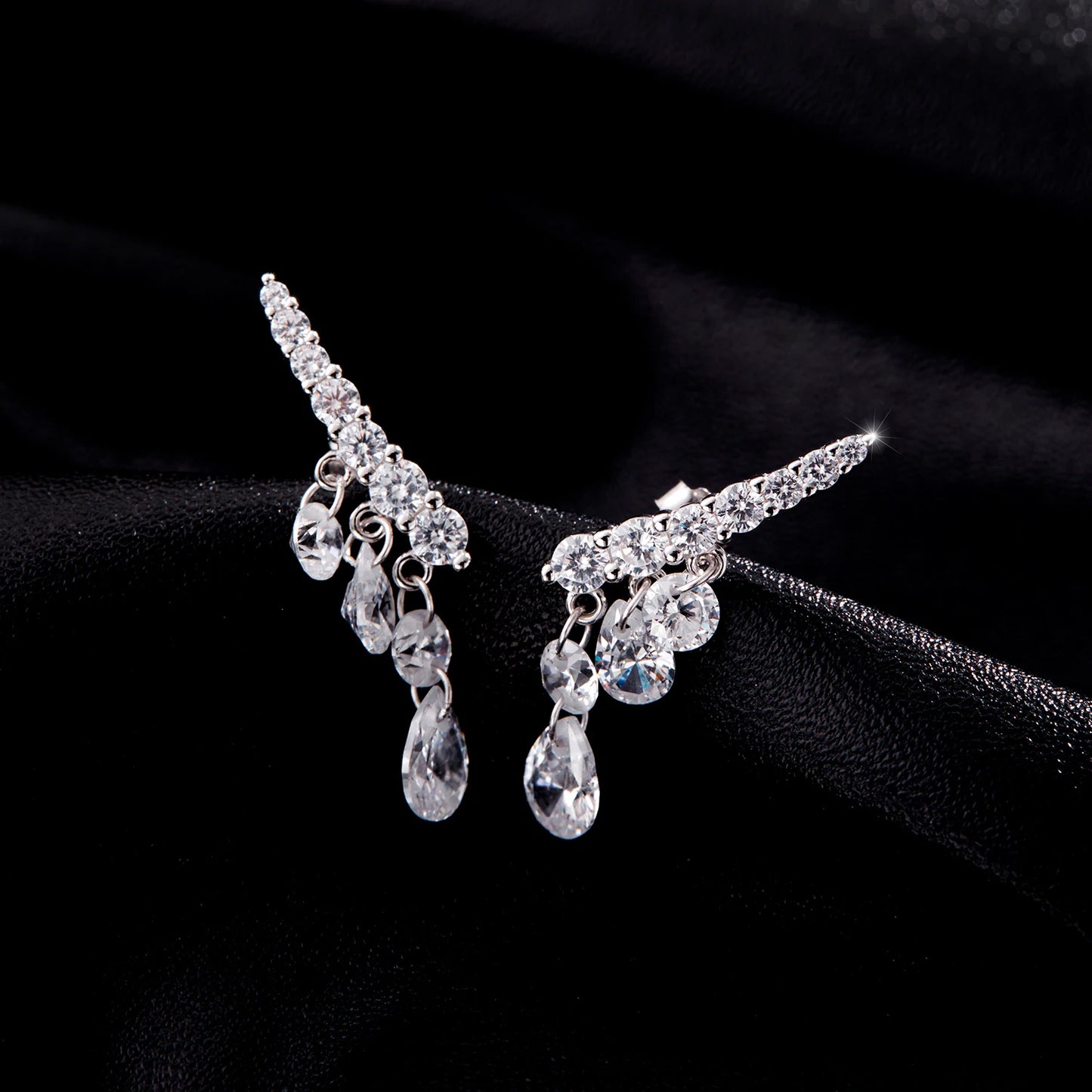 Castelinne Earring
