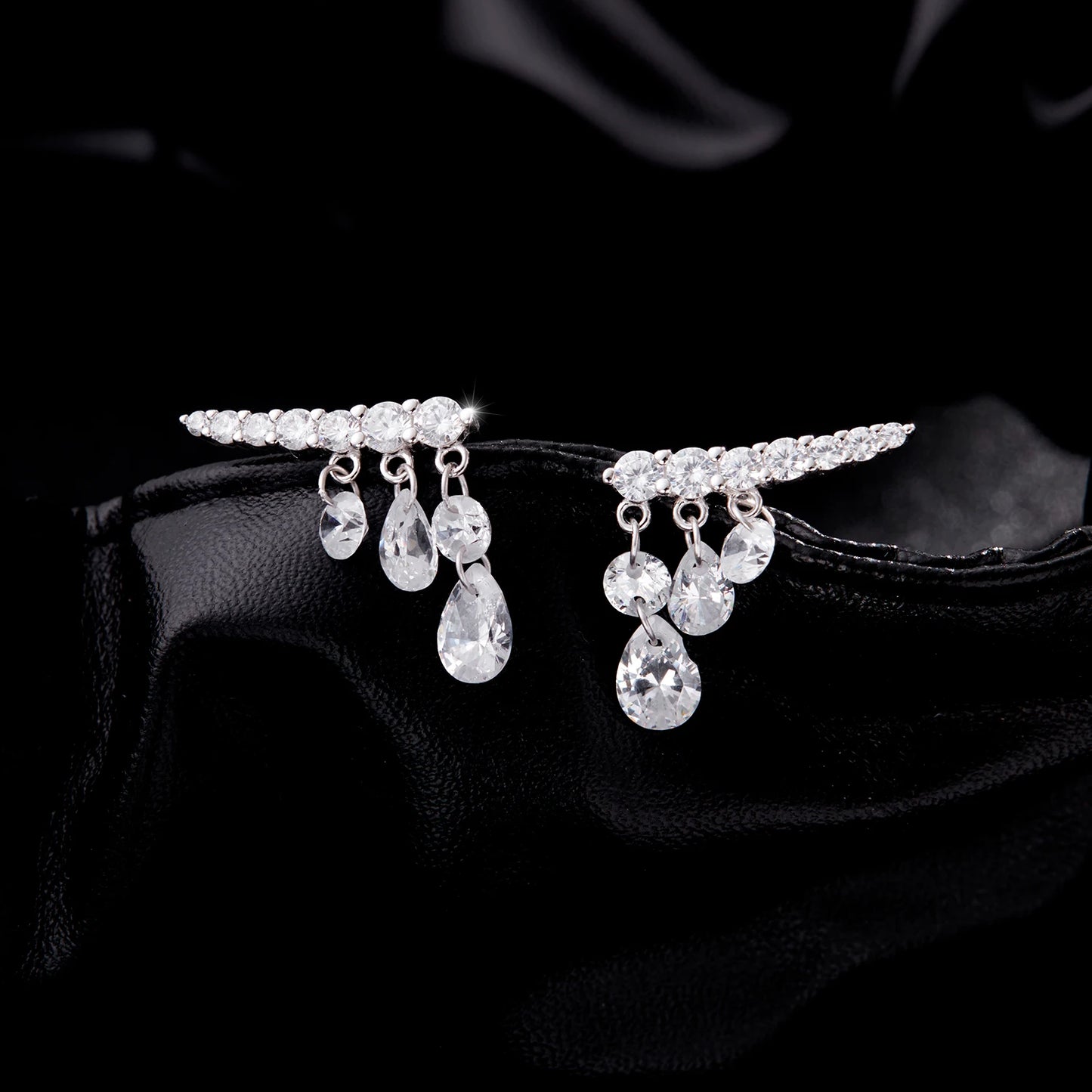 Castelinne Earring
